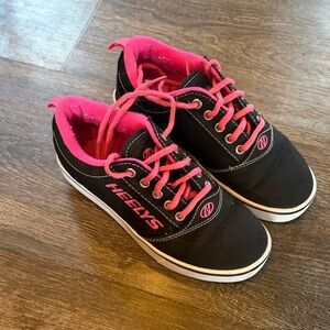 Heelys Kids Black and Pink Sneakers